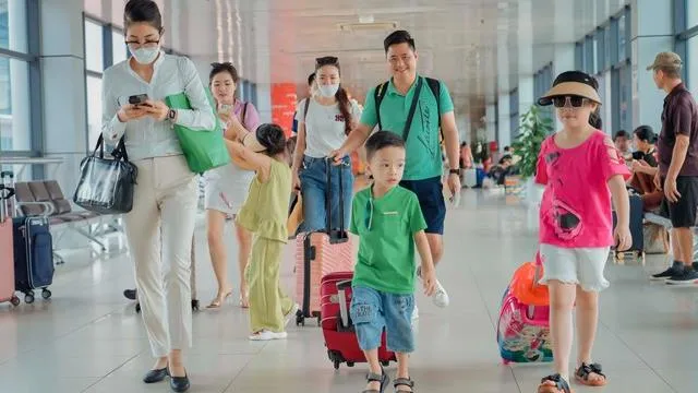 Hành khách đi máy bay mùa cao điểm cần lưu ý gì?