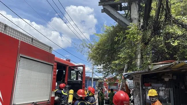 Điểm tin chiều 15/6: Xưởng gỗ bốc cháy giữa trưa | Chuẩn bị di dời hệ thống điện, nước để làm Metro số 2