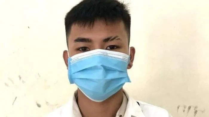 Bắt giam nam thanh niên cưỡng đoạt tiền của nhân viên quán karaoke