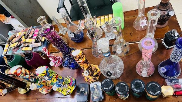 Hà Nội phá tụ điểm hút cần sa trá hình quán cà phê- billard