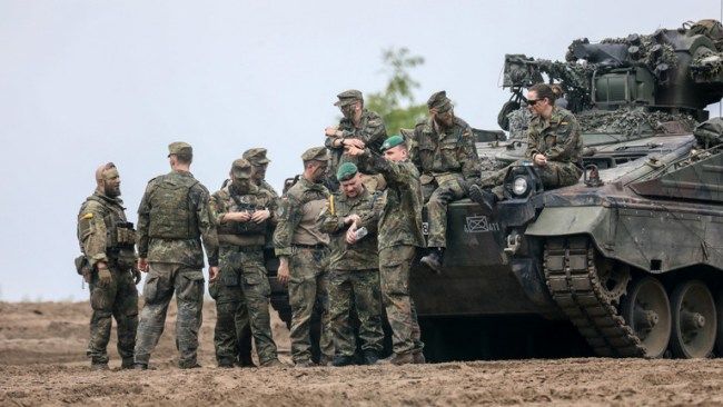Đức kêu gọi NATO tăng cường năng lực quân sự cho Ukraine