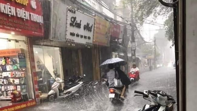 Thời tiết hôm nay 26/6/2023: Hà Nội trời mát, có mưa dông