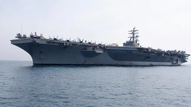 Tàu sân bay USS Ronald Reagan đến Việt Nam