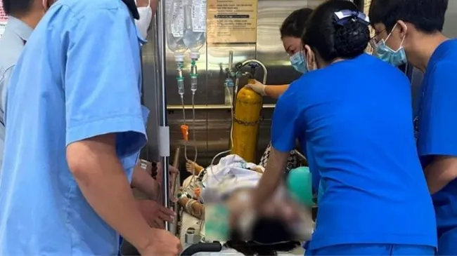 Cô gái trẻ tử vong sau khi nâng ngực tại khách sạn