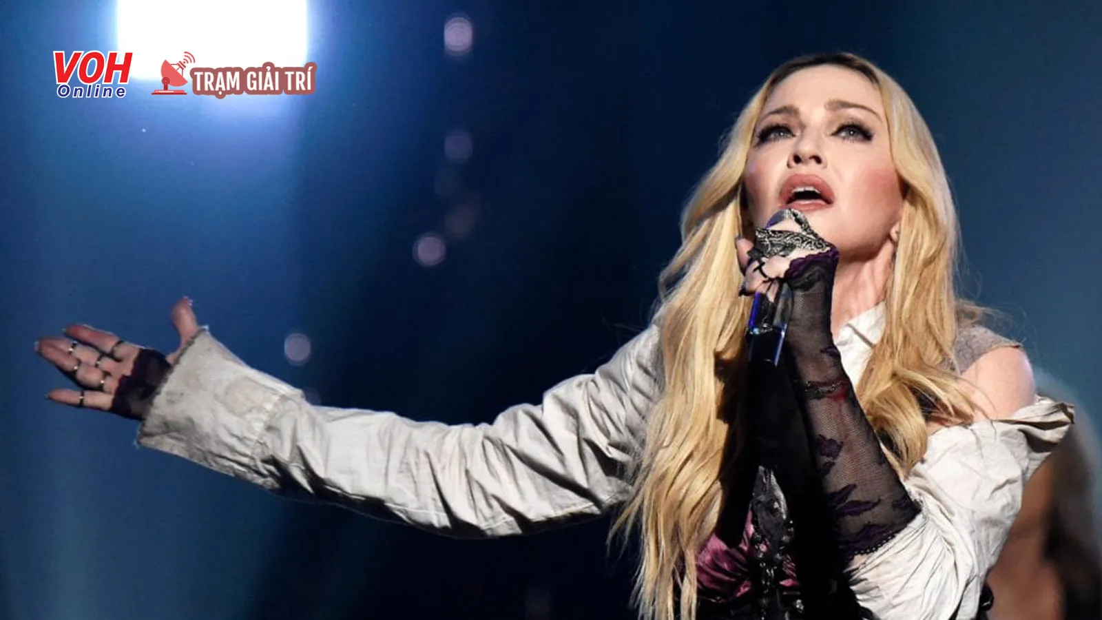 Madonna nhập viện cấp cứu vì nhiễm khuẩn, gia đình lo sợ điều tồi tệ