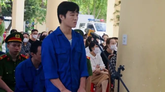 Cướp ngân hàng lãnh án 20 năm tù