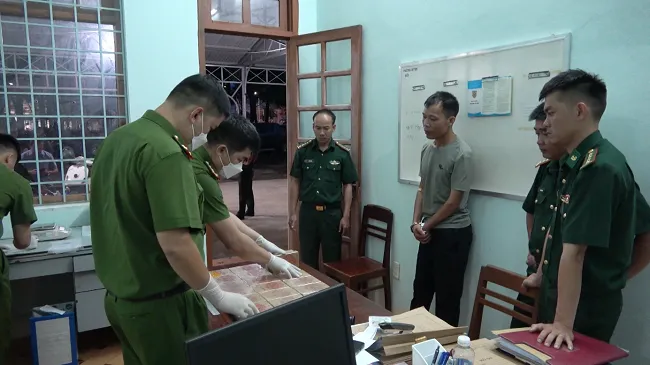 Điểm tin trưa 4/7: Nhận 340 triệu để vận chuyển 34 bánh heroin | Sân bay Vinh mở cửa trở lại