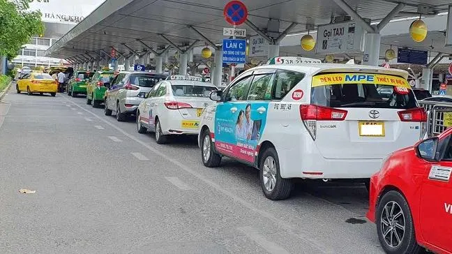 Kiểm tra đột xuất taxi khu vực sân bay Tân Sơn Nhất