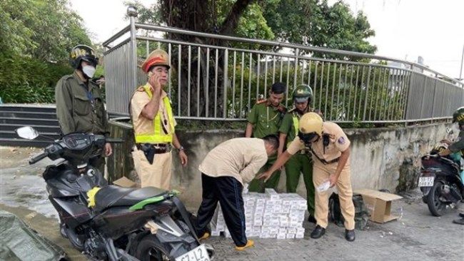 Thu giữ 1.000 bao thuốc lá nhập lậu ở Bình Dương