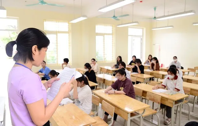 Thủ tướng yêu cầu báo cáo công tác tuyển sinh vào lớp 10 công lập tại Hà Nội trước 12/7