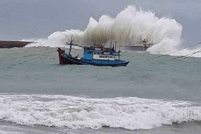 Các tỉnh từ Quảng Ninh đến Bình Định chủ động ứng phó với diễn biến áp thấp nhiệt đới