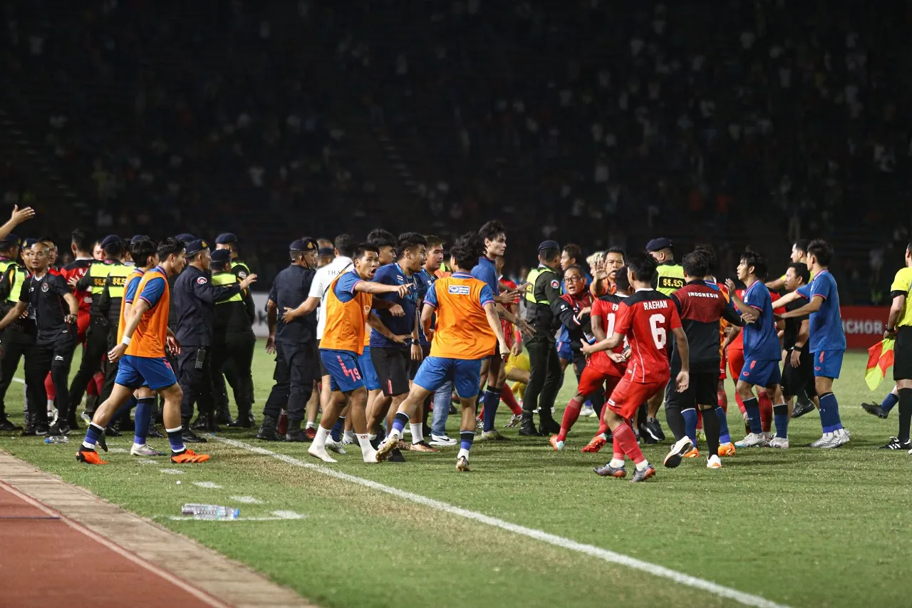 AFC cấm thi đấu 14 thành viên liên quan vụ ẩu đả tại SEA Games 32