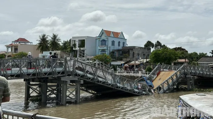 Trà Vinh: Chuẩn bị thi công cầu chính thì cầu tạm bị sập