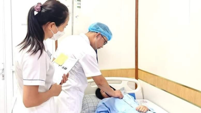 Thói quen không tốt trong mùa hè gây viêm thanh quản, mất tiếng nói
