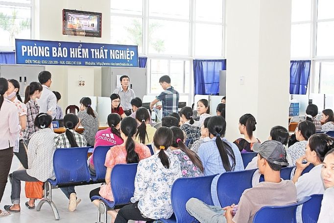 Hơn 350.000 người xin hưởng trợ cấp thất nghiệp trong Quý II