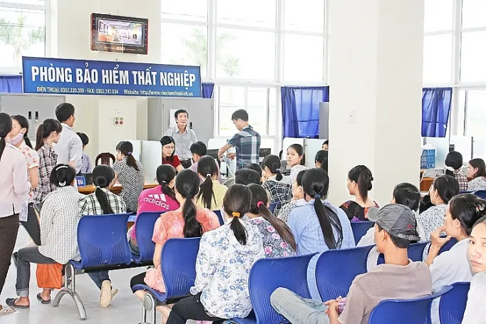 Hơn 350.000 người xin hưởng trợ cấp thất nghiệp trong Quý II