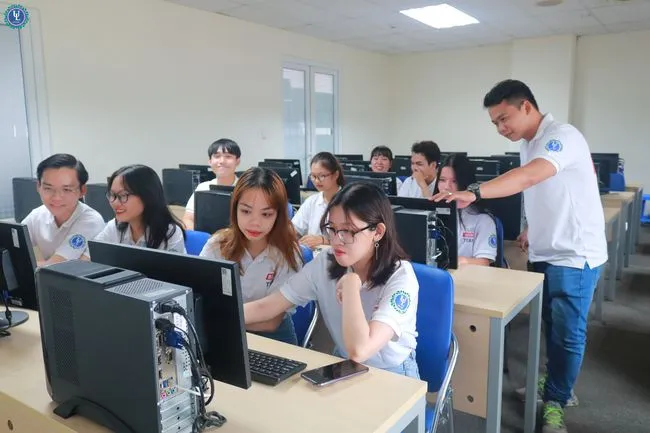 Trường Đại học Luật TPHCM: Điểm sàn từ 20-24 điểm