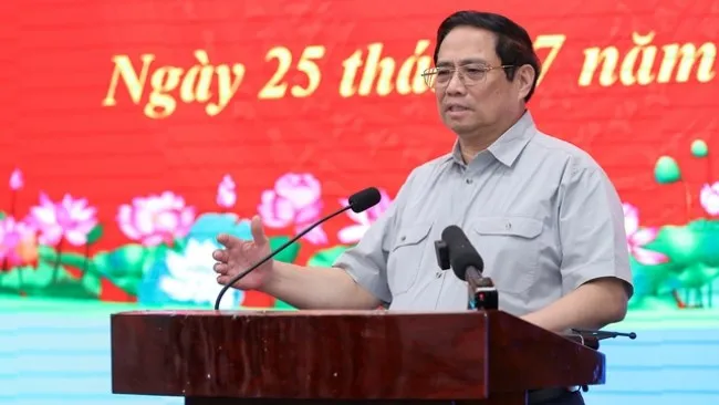 Thủ tướng: Long An phấn đấu thành trung tâm kinh tế khu vực phía Nam