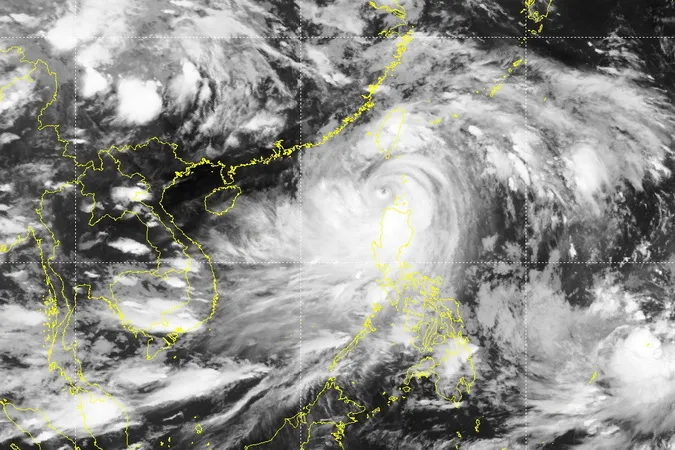 Bão Doksuri giữ cấp, dự báo vào Biển Đông trong đêm nay
