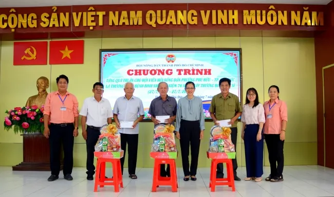 TPHCM: Thăm và tặng quà cho thương bệnh binh