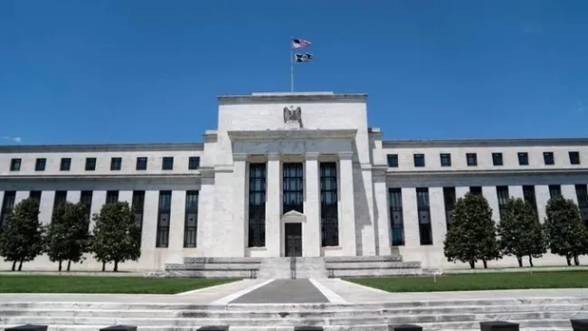 Fed tiếp tục tăng lãi suất