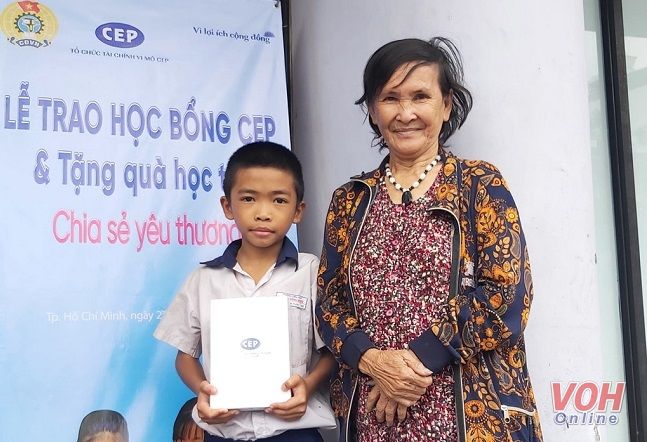 Nâng bước trẻ đến trường