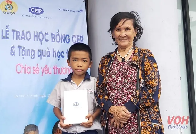 Nâng bước trẻ đến trường
