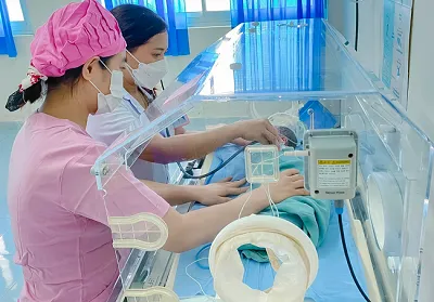 Cứu và nuôi dưỡng thành công bé sơ sinh cân nặng 1kg