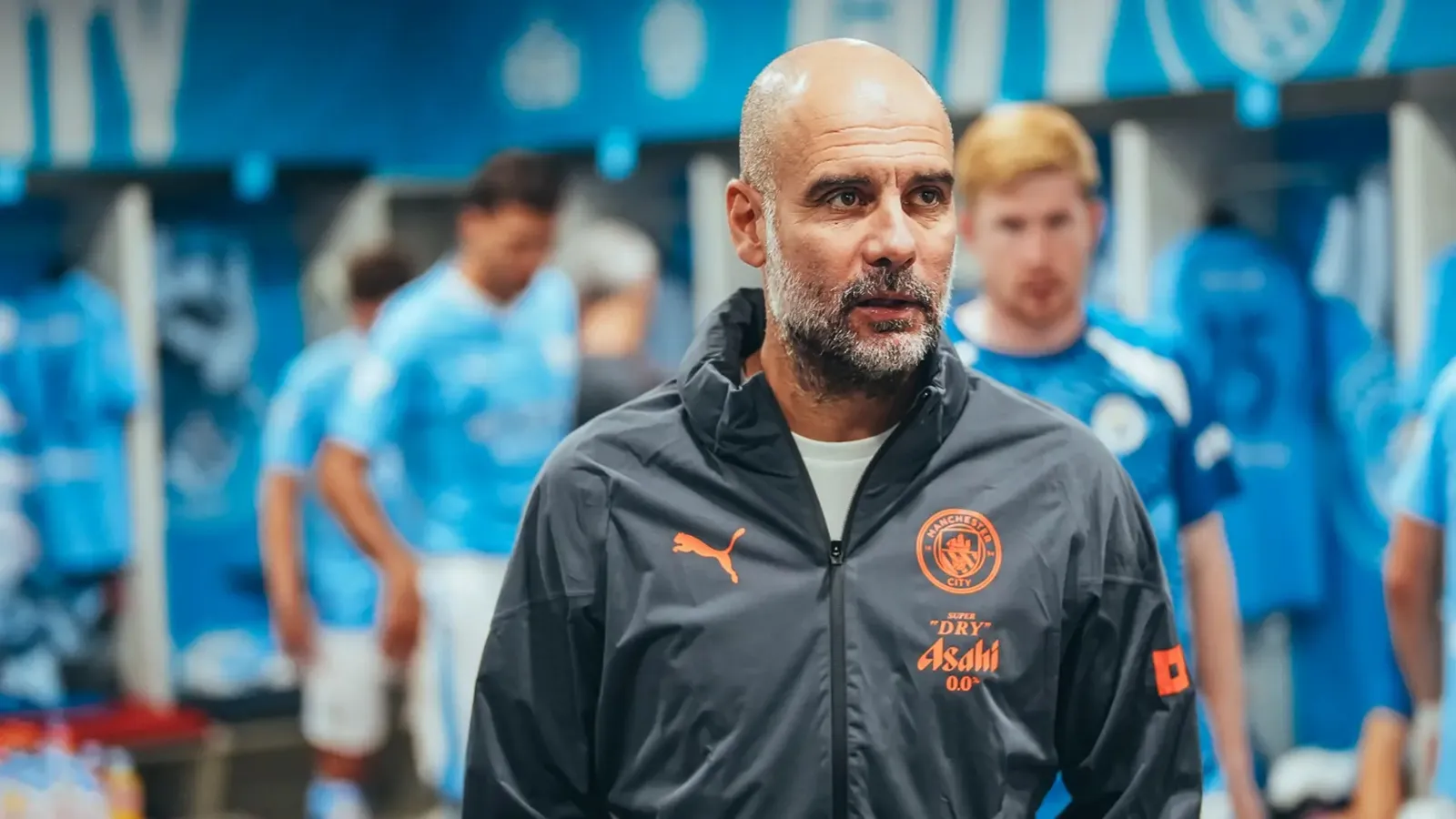 Pep Guardiola lo lắng về Man City trước mùa giải mới