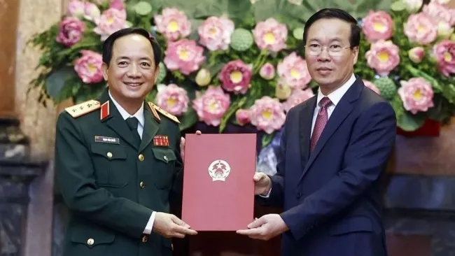 Trao Quyết định thăng hàm Thượng tướng cho đồng chí Trịnh Văn Quyết