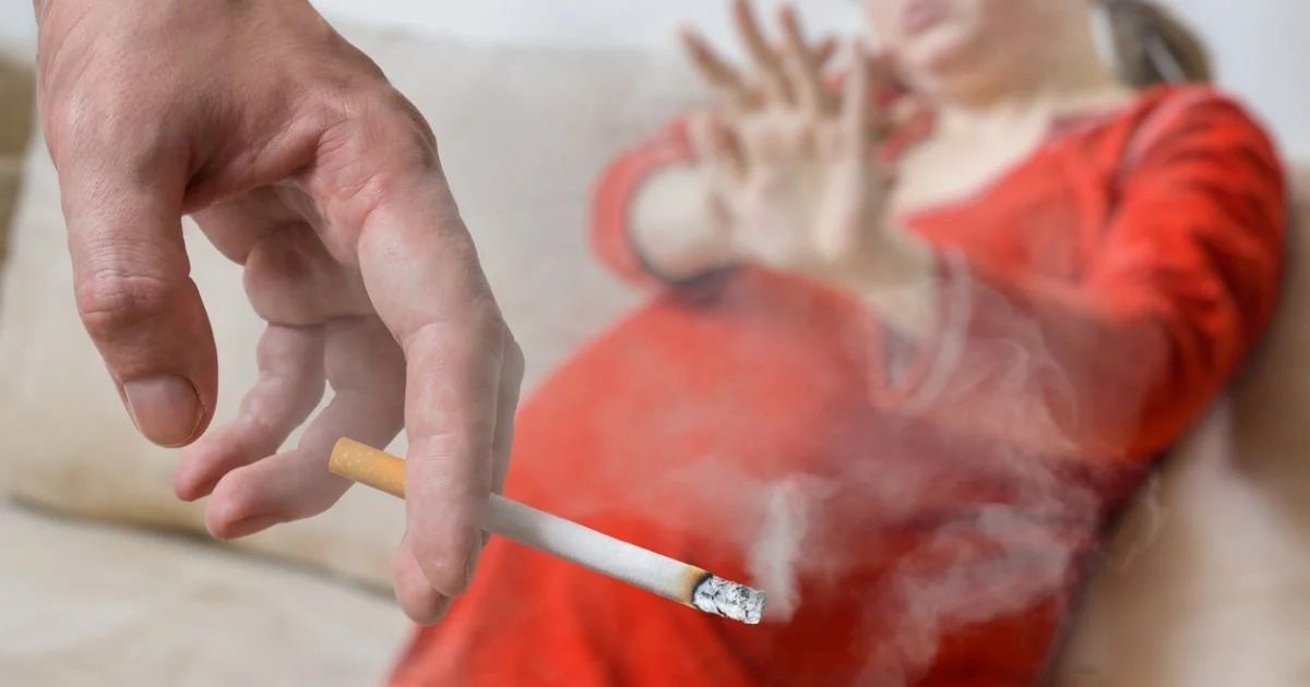 Thai nhi bị ảnh hưởng như thế nào khi mẹ hút thuốc hoặc ngửi khói thuốc lá?