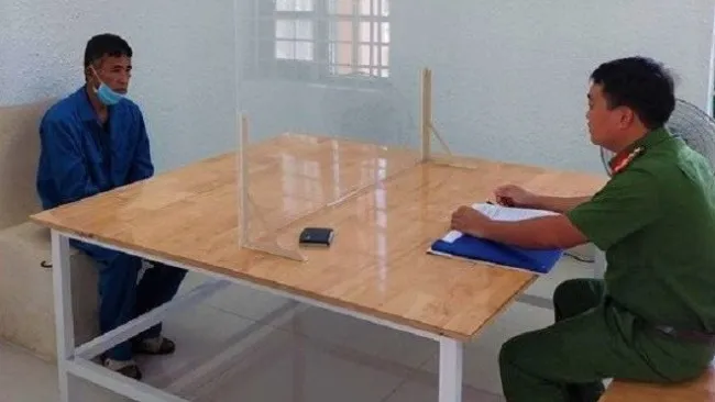 Mâu thuẫn thay ca trực, bảo vệ ngân hàng đâm đồng nghiệp