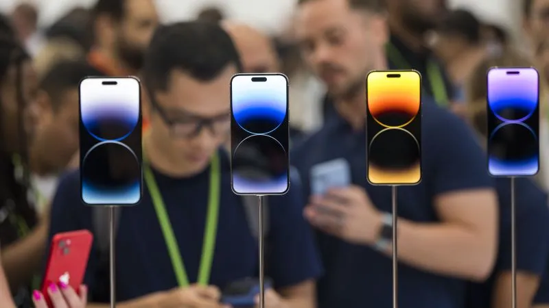 Một bộ của Nga cấm sử dụng iPhone trong công việc