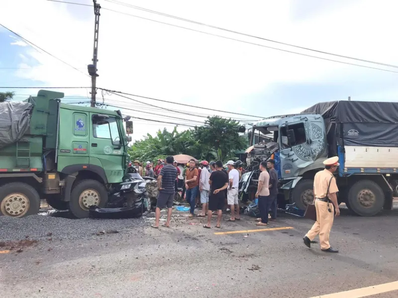 Phó Thủ tướng Trần Lưu Quang chia buồn với gia đình các nạn nhân ở CLB HAGL