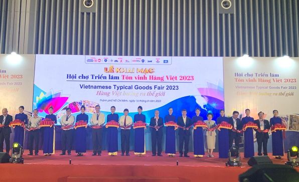 Hàng Việt hướng ra thế giới