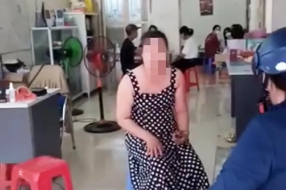 Hàng loạt học sinh ở Hải Phòng bị nhóm người lạ mặt lấy máu, xét nghiệm