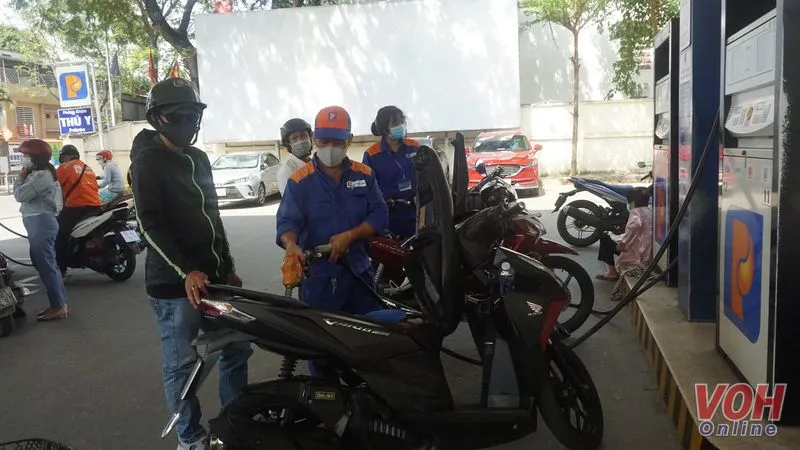 Ngày mai (21/8) xăng có thể giảm đến 1000 đồng/lít