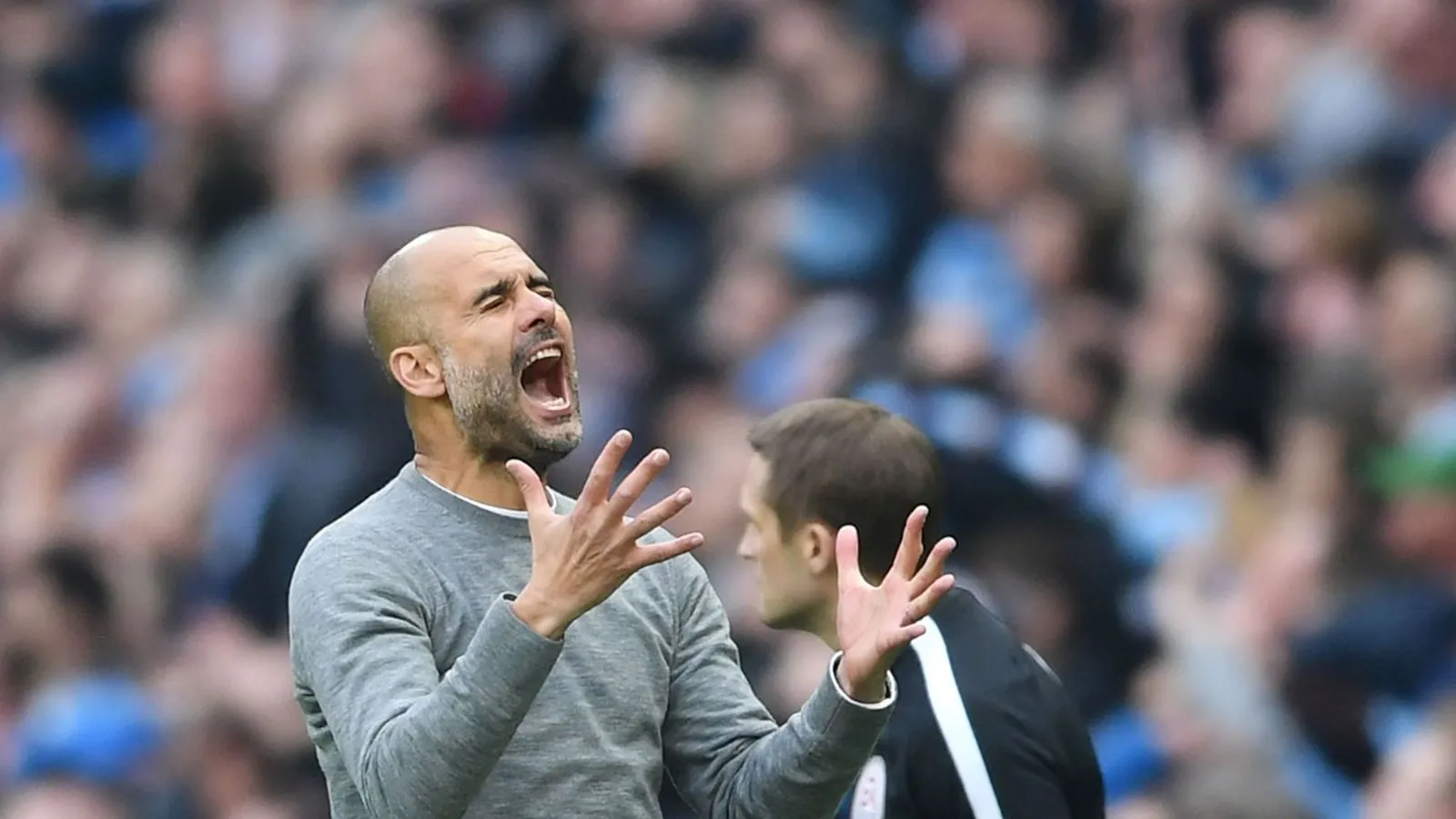 NÓNG: HLV Pep Guardiola về quê dưỡng thương, Man City như rắn mất đầu