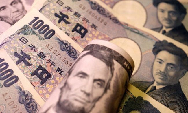 Tỷ giá ngoại tệ hôm nay 24/8: USD giảm mạnh sau dữ liệu PMI, yen Nhật tăng