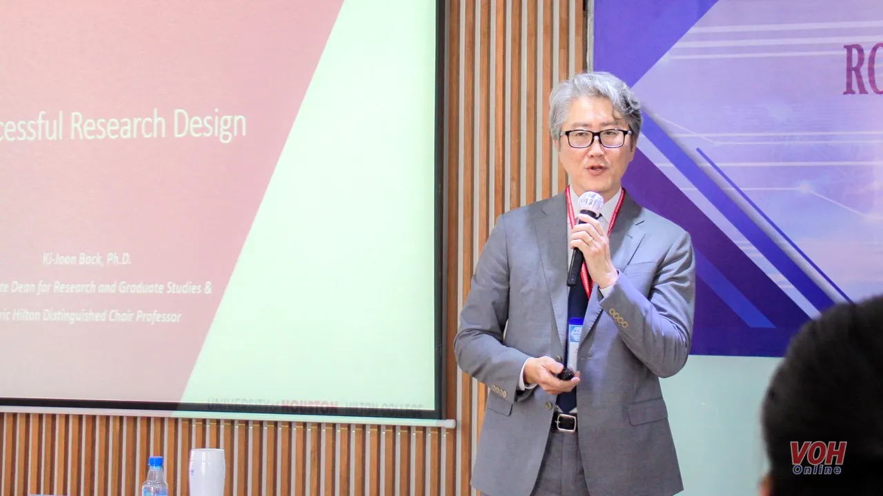 Chuyên gia hướng dẫn “bí kíp” viết bài báo khoa học