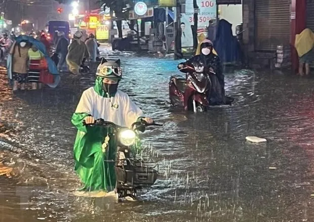 TPHCM còn tiếp tục mưa ngập vào chiều tối