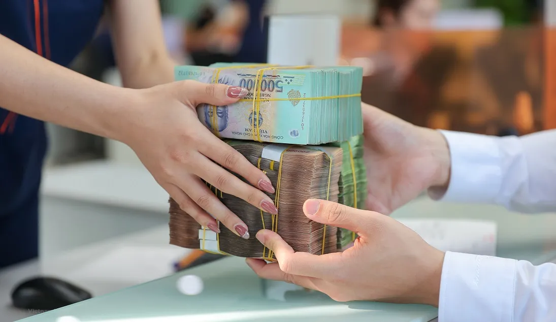 Từ ngày 1/9, khách có thể vay ngân hàng này để trả nợ ngân hàng khác