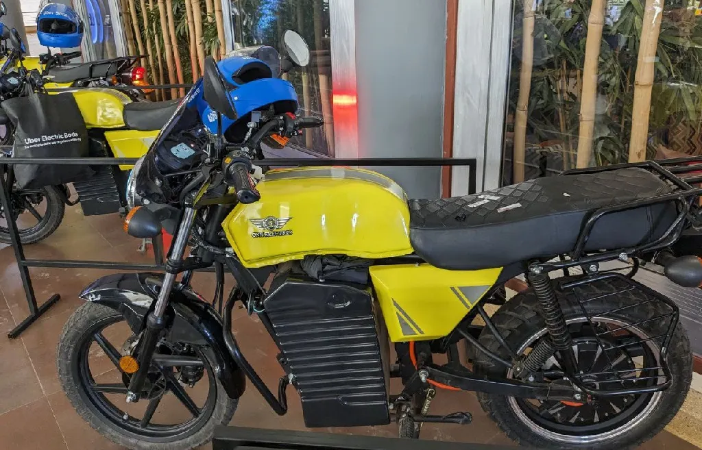 Uber lần đầu ra mắt xe ôm điện ở châu Phi