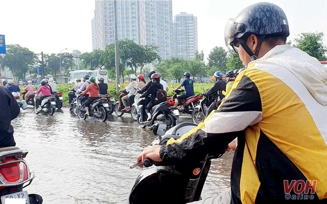 Cảnh báo dông, lốc, sét khu vực Nam bộ