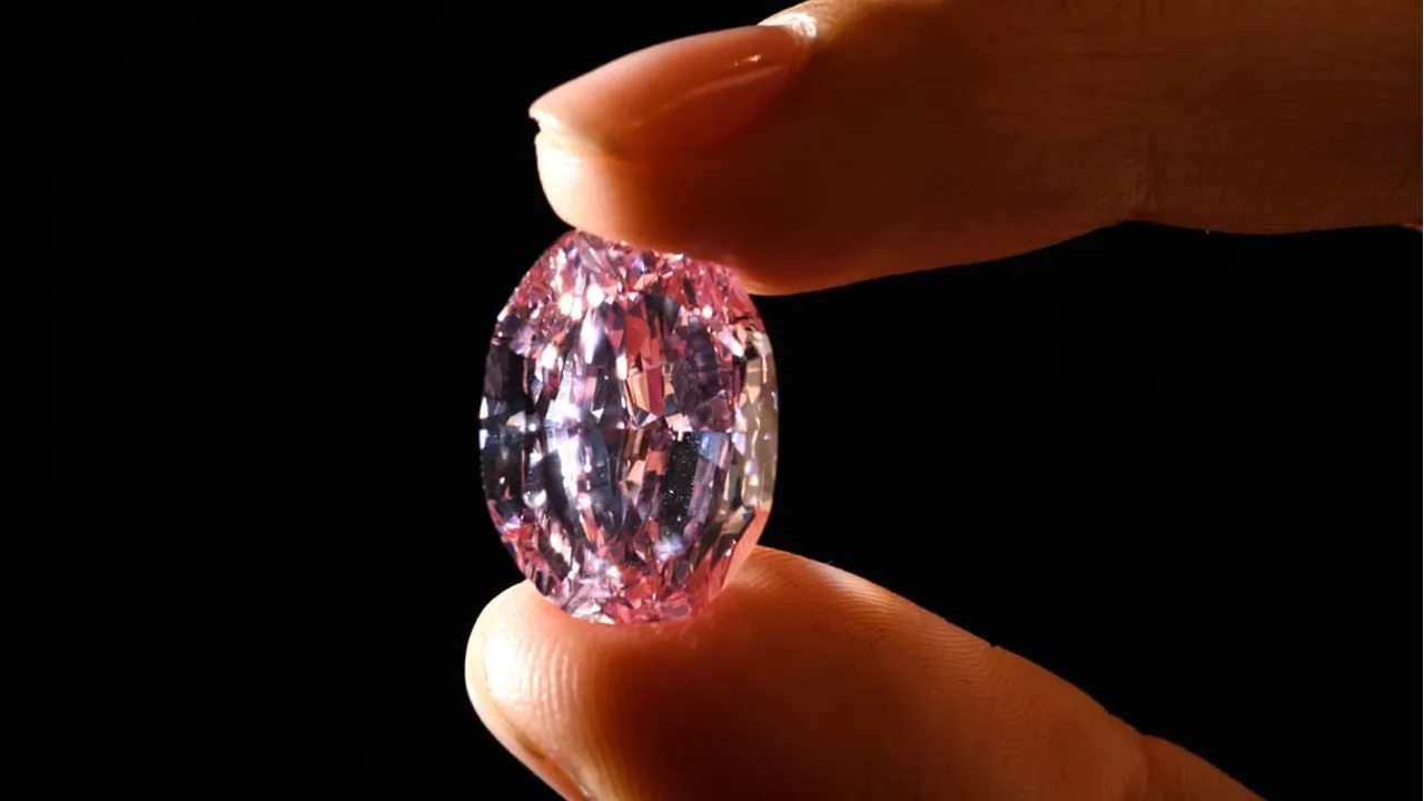 Kim cương Nga có nguy cơ bị G7 và EU áp trừng phạt mới