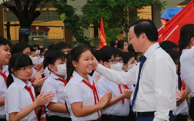 Phó Thủ tướng Trần Hồng Hà nhắn gửi tình cảm yêu thương đến các em học sinh trong ngày khai giảng