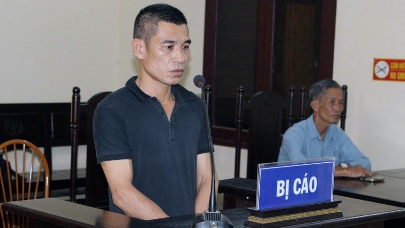 Rải ảnh nhạy cảm của bạn gái cũ trên đường lãnh 6 tháng tù