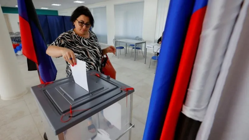 Nga tổ chức bầu cử ở 4 tỉnh Ukraine, Kiev không công nhận kết quả