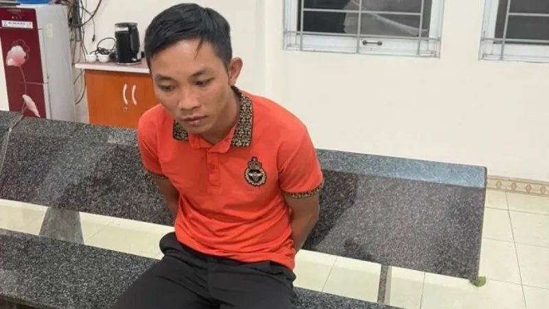 Bắt đối tượng truy nã khi kiểm tra xe tải