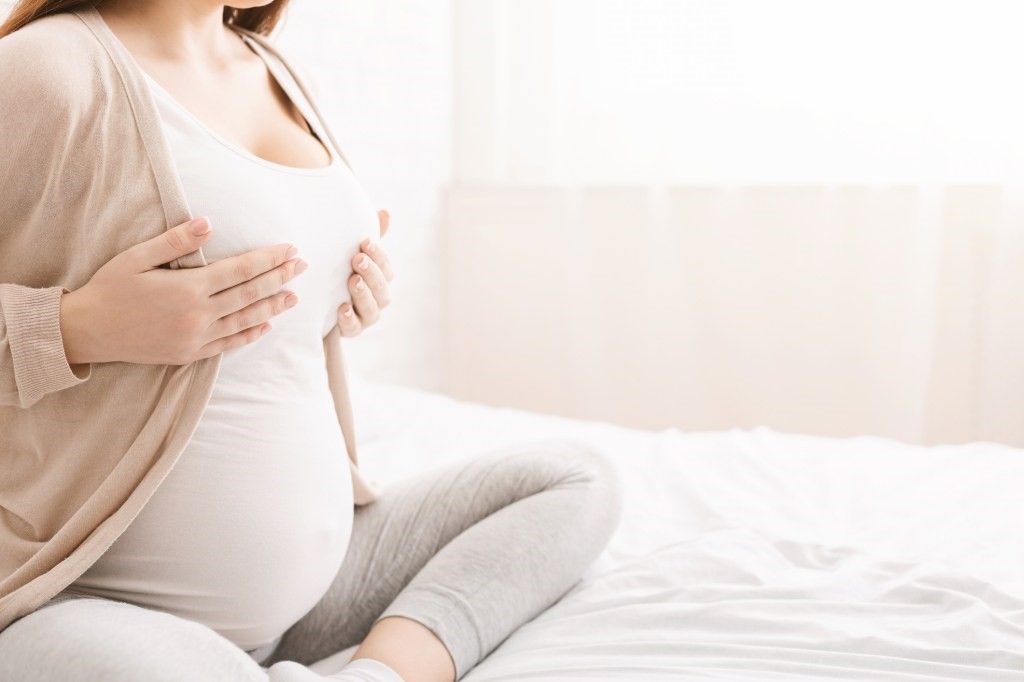 Sinh con đầu lòng khi càng lớn tuổi, nguy cơ ung thư vú càng tăng